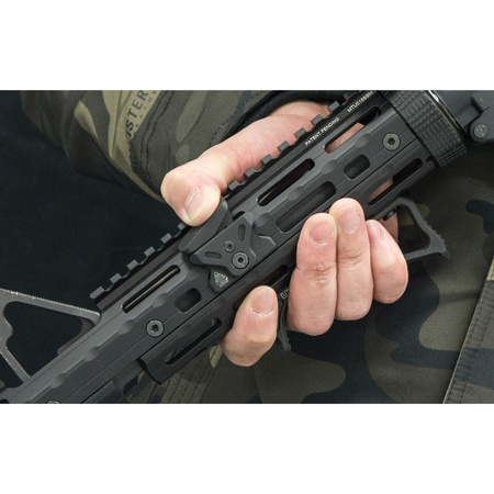 UTG TL-TRM01 podpórka pod kciuk półka chwyt M-LOK aluminium czarna